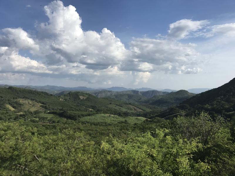 Nueva Armenia tour